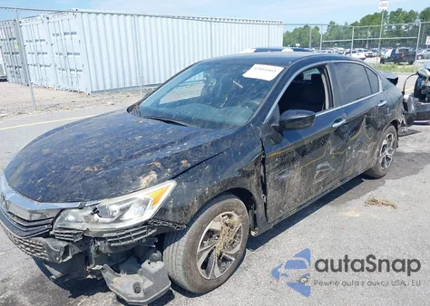 2017 Honda Accord Lx z USA, uszkodzony, nr VIN 1HGCR2F35HA014144